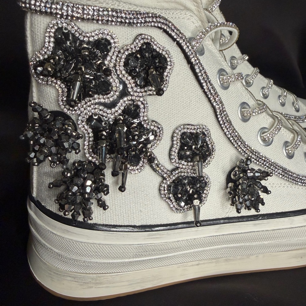 NEW Steve Madden White Black Embellished Bead Rhinestone High-Top Sneakers W sz9